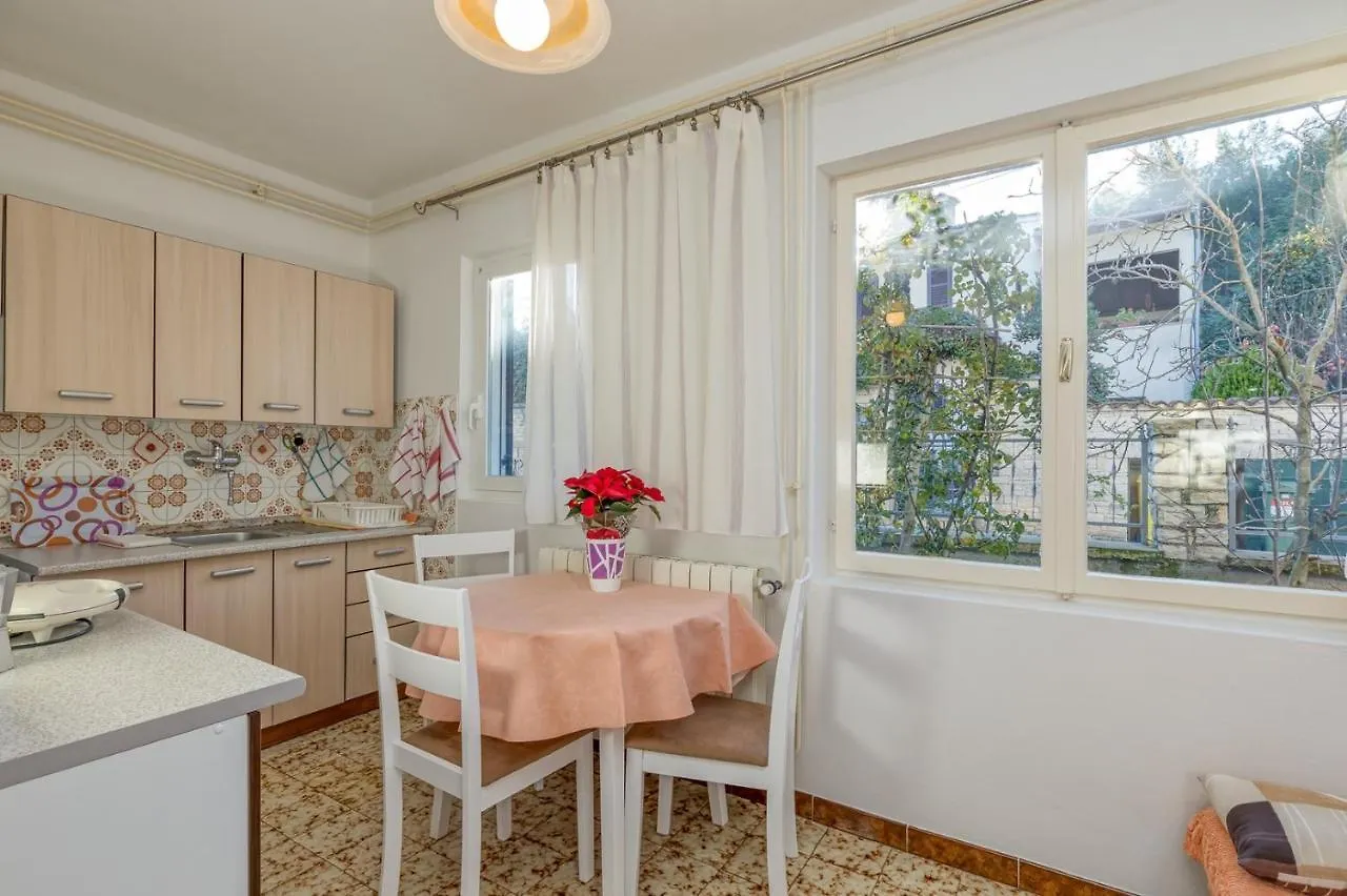Apartment Complex Nevia 포레치 3*,  크로아티아