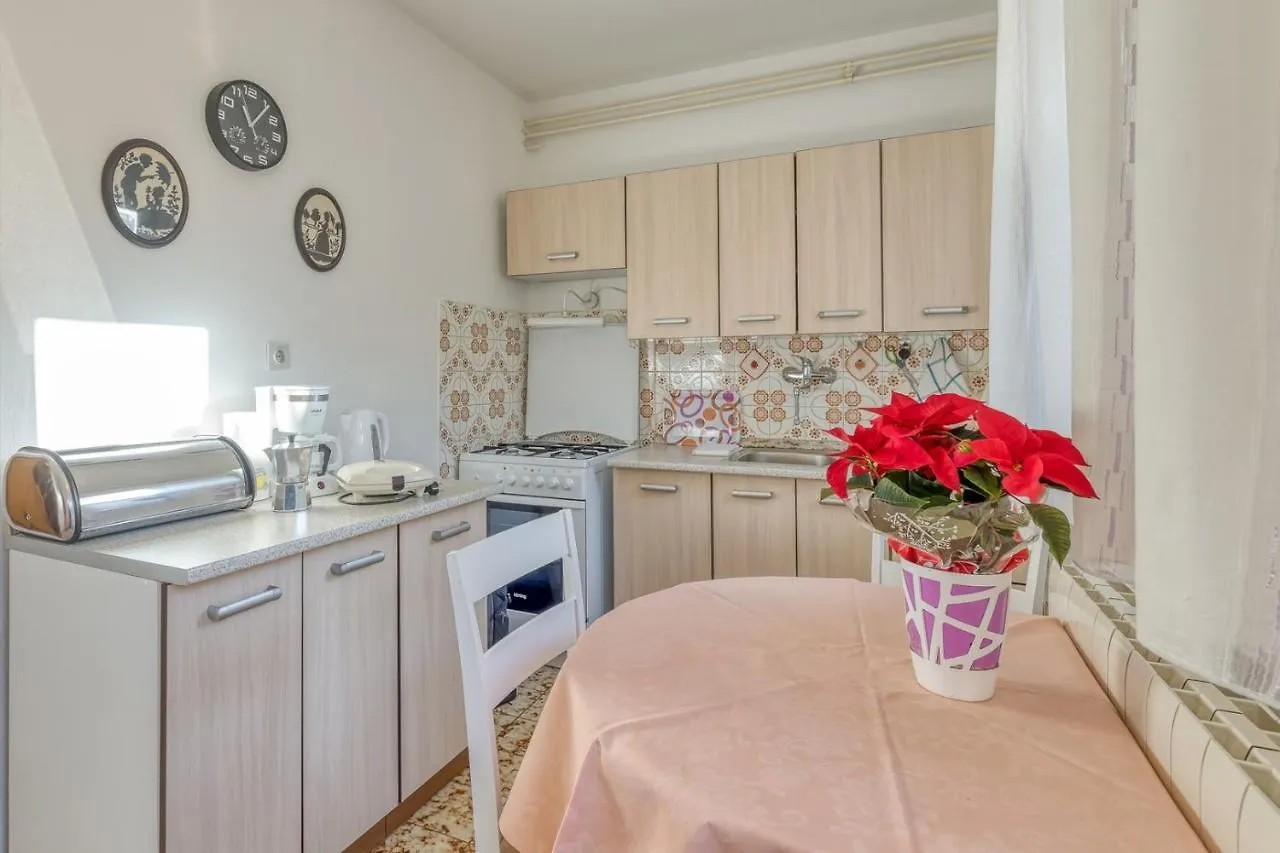Apartment Complex Nevia 포레치 3*,