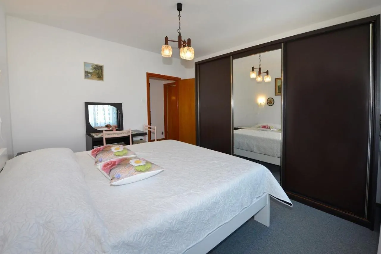 Apartment Complex Nevia 포레치 3*,